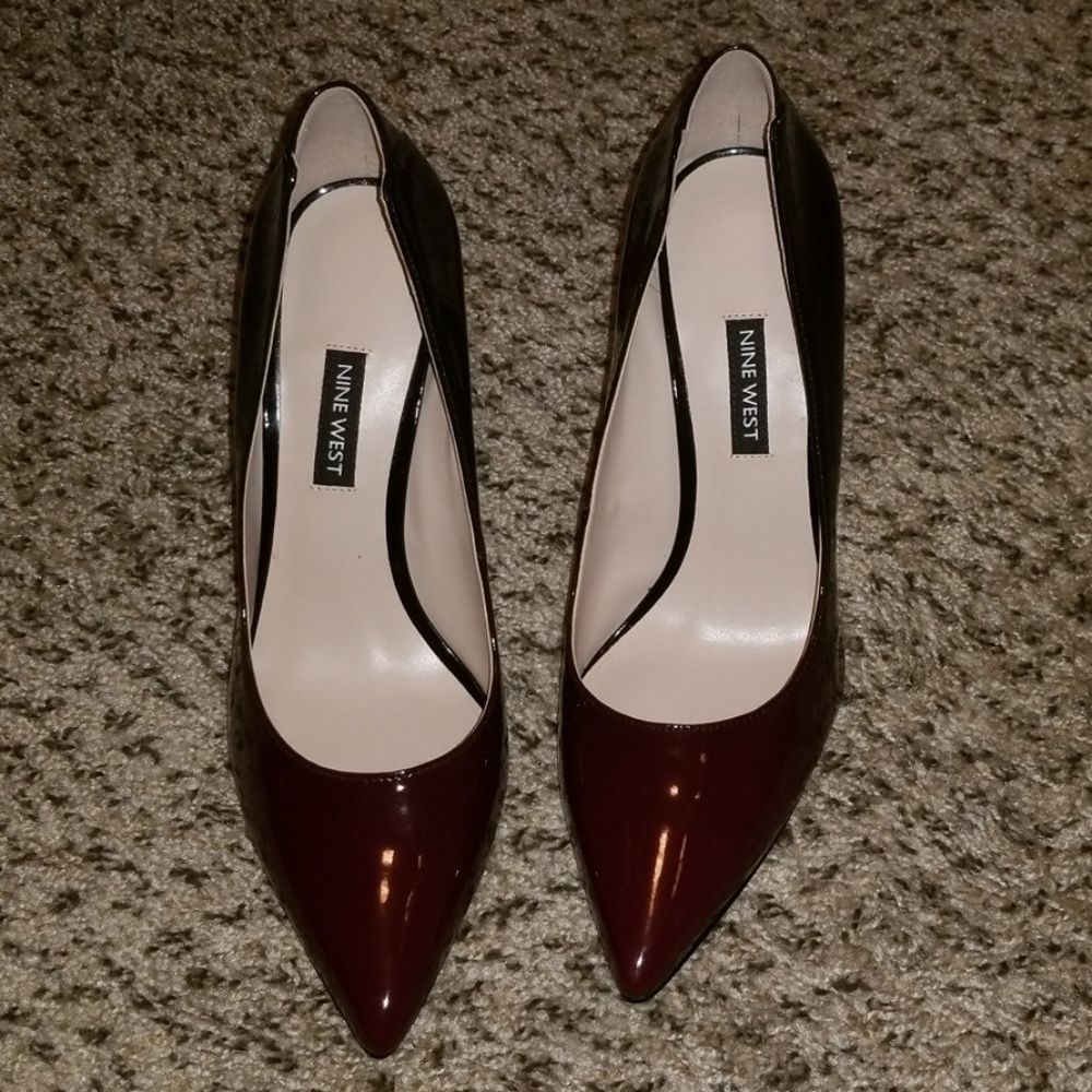 Nine west gradiant pumps from maroon to black